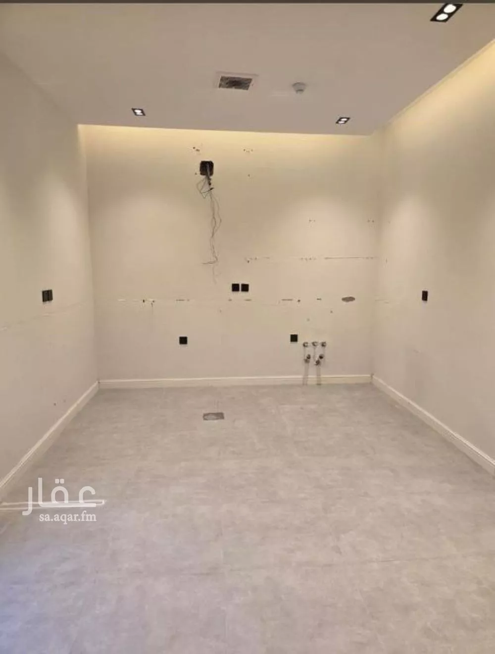 فيلا 5 غرف في العارض 9