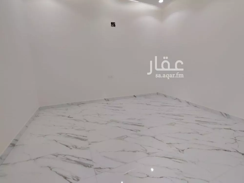فيلا 5 غرف في العريجاء الغربية 11