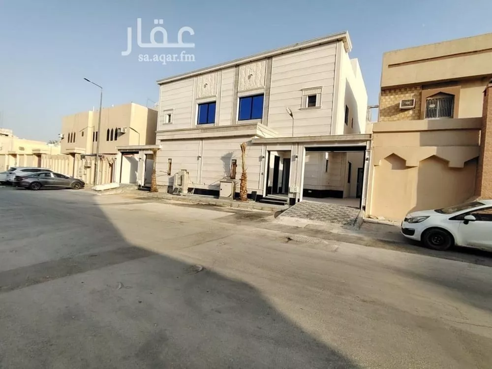 فيلا 5 غرف في العريجاء الغربية 3