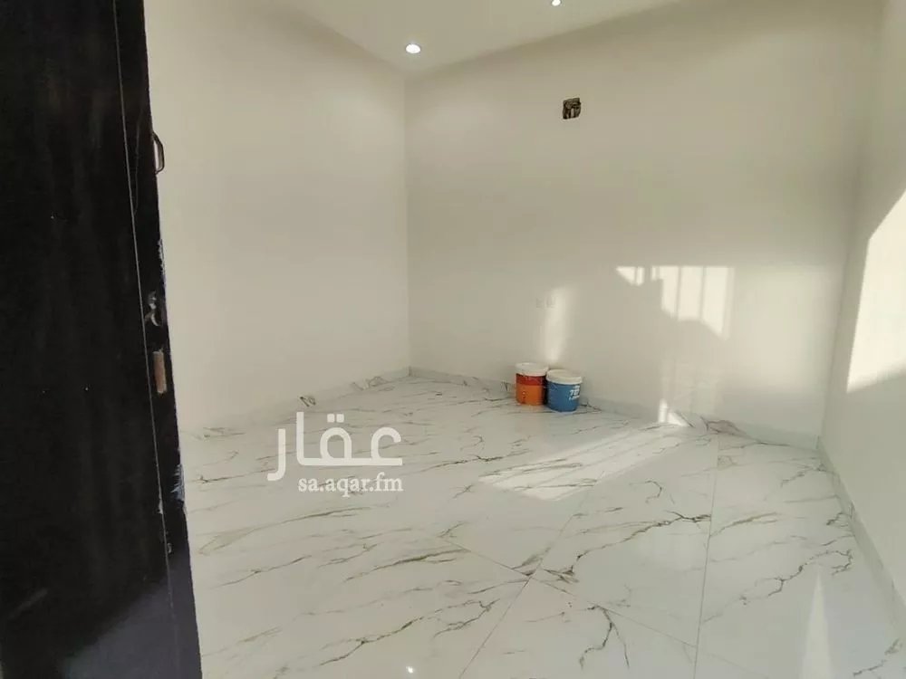 فيلا 5 غرف في العريجاء الغربية 6