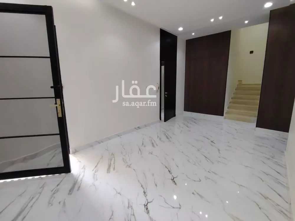 فيلا 5 غرف في العريجاء الغربية 10