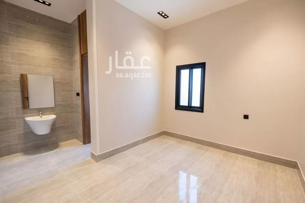 فيلا 5 غرف في الرمال 10