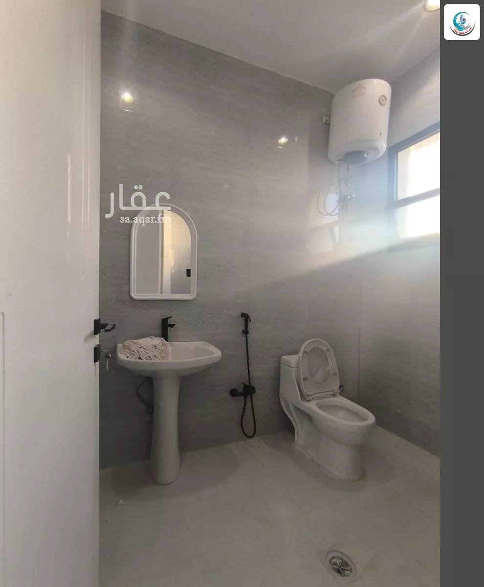 6 bedroom villa in Al Janadriyah 13