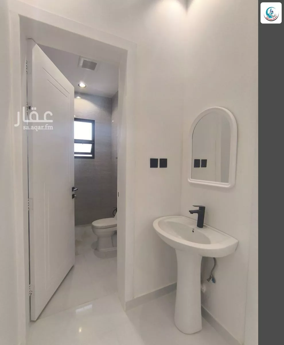 6 bedroom villa in Al Janadriyah 20