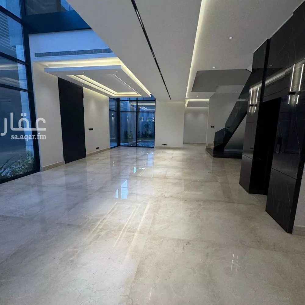 5 bedroom villa in Al Malqa 18