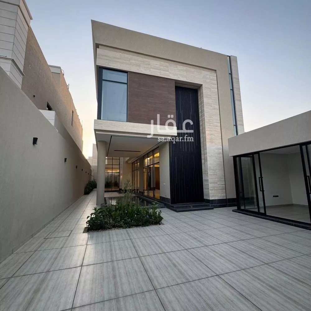 5 bedroom villa in Al Malqa 3