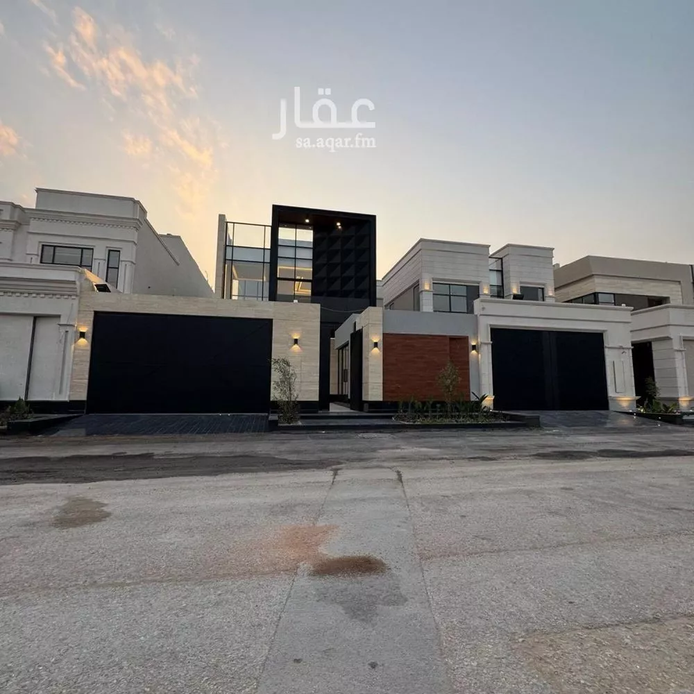 5 bedroom villa in Al Malqa 21