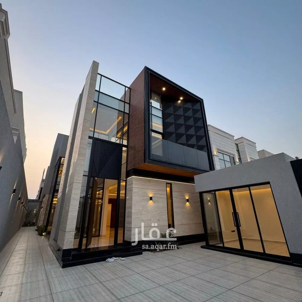 5 bedroom villa in Al Malqa 24