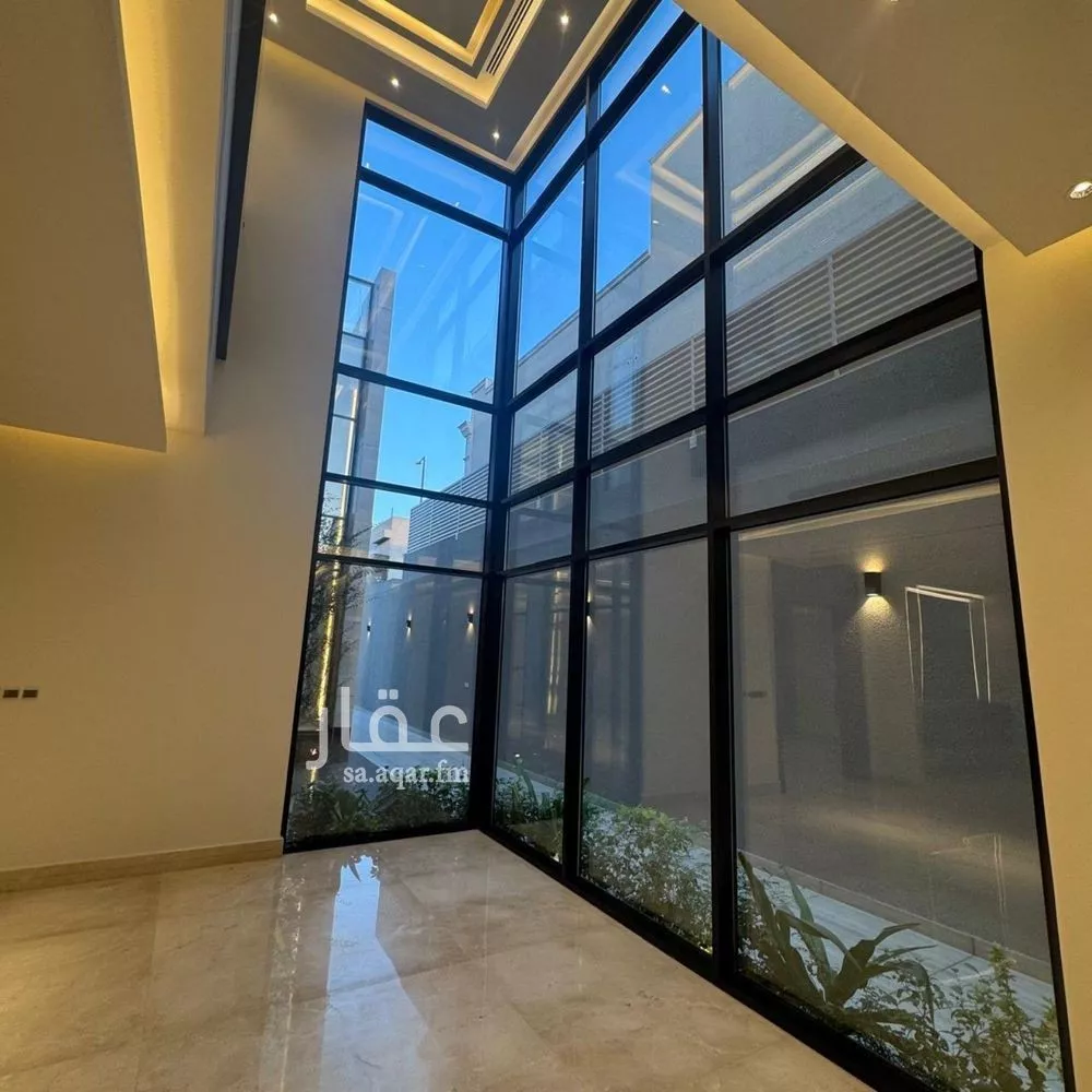 5 bedroom villa in Al Malqa 26