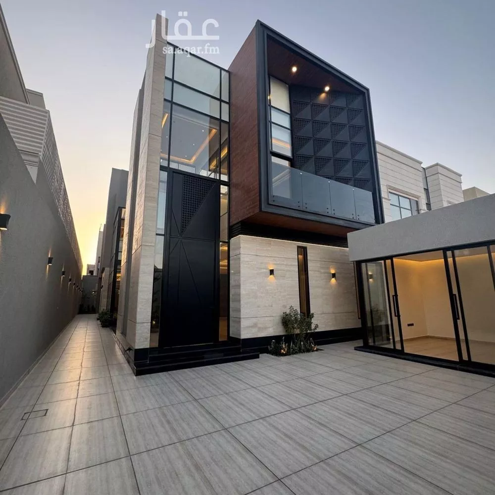5 bedroom villa in Al Malqa 4