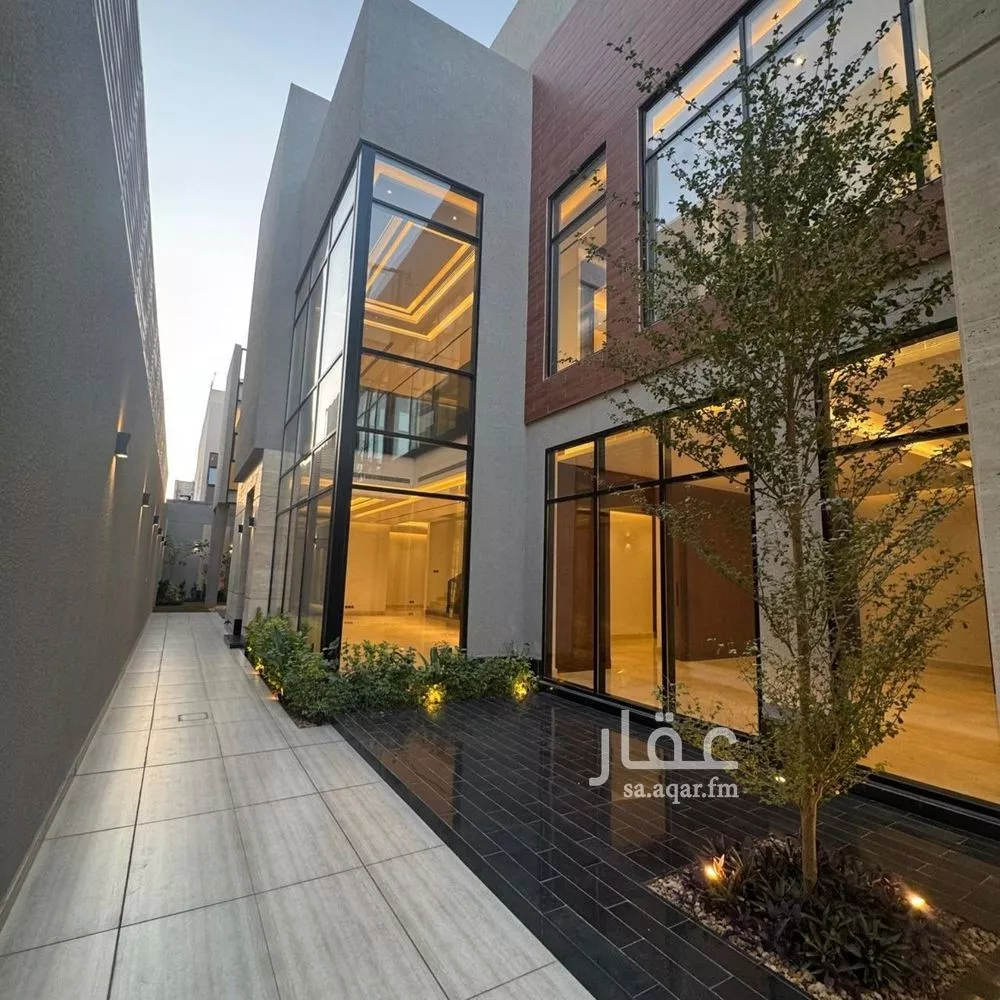 5 bedroom villa in Al Malqa 7