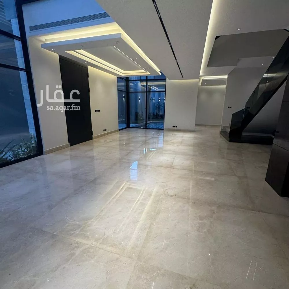 5 bedroom villa in Al Malqa 9