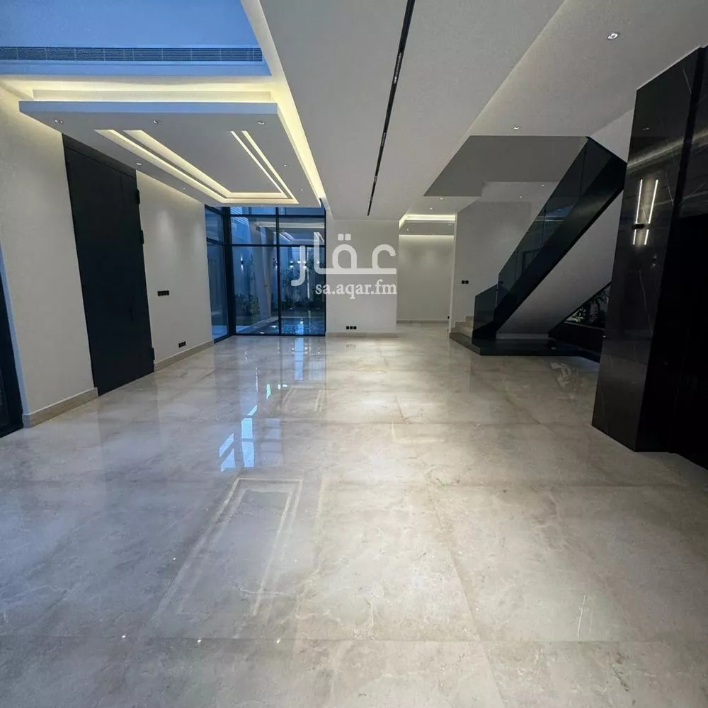 5 bedroom villa in Al Malqa 10