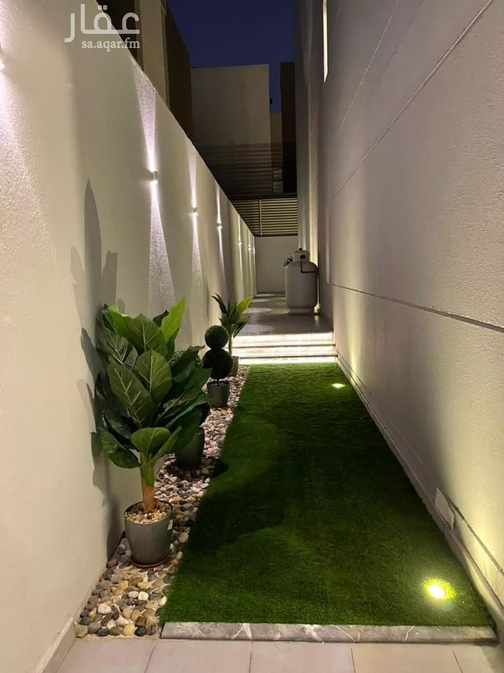 8 bedroom villa in Al Yasmin 12