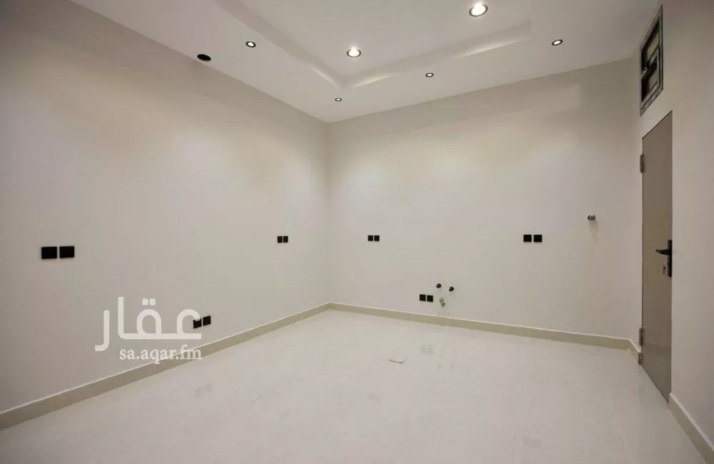 فيلا 5 غرف في الخليج 15