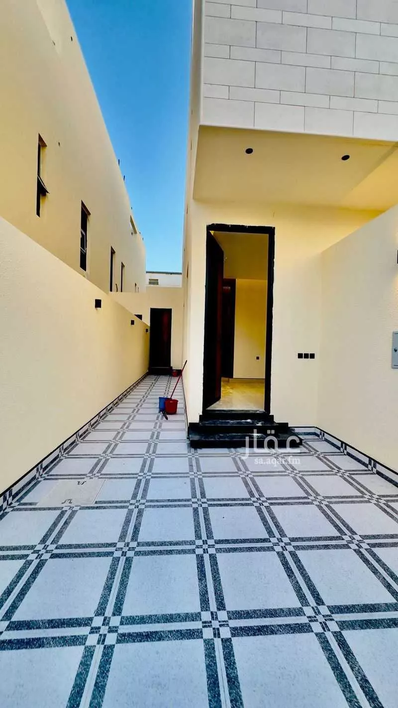 3 bedroom floor in Dhahrat Al Badiah 4
