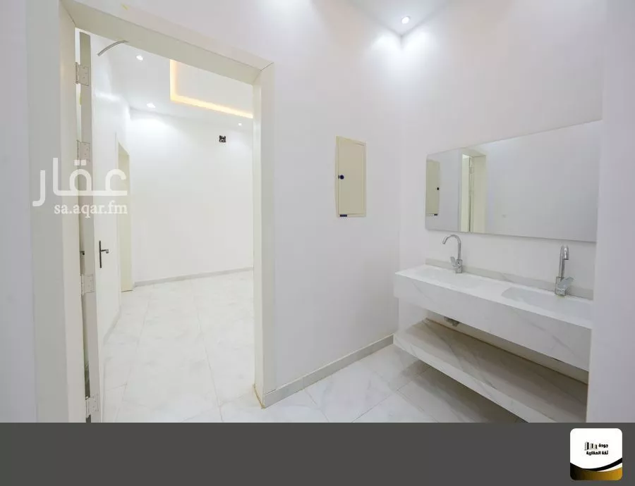 8 bedroom villa in Al Janadriyah 2