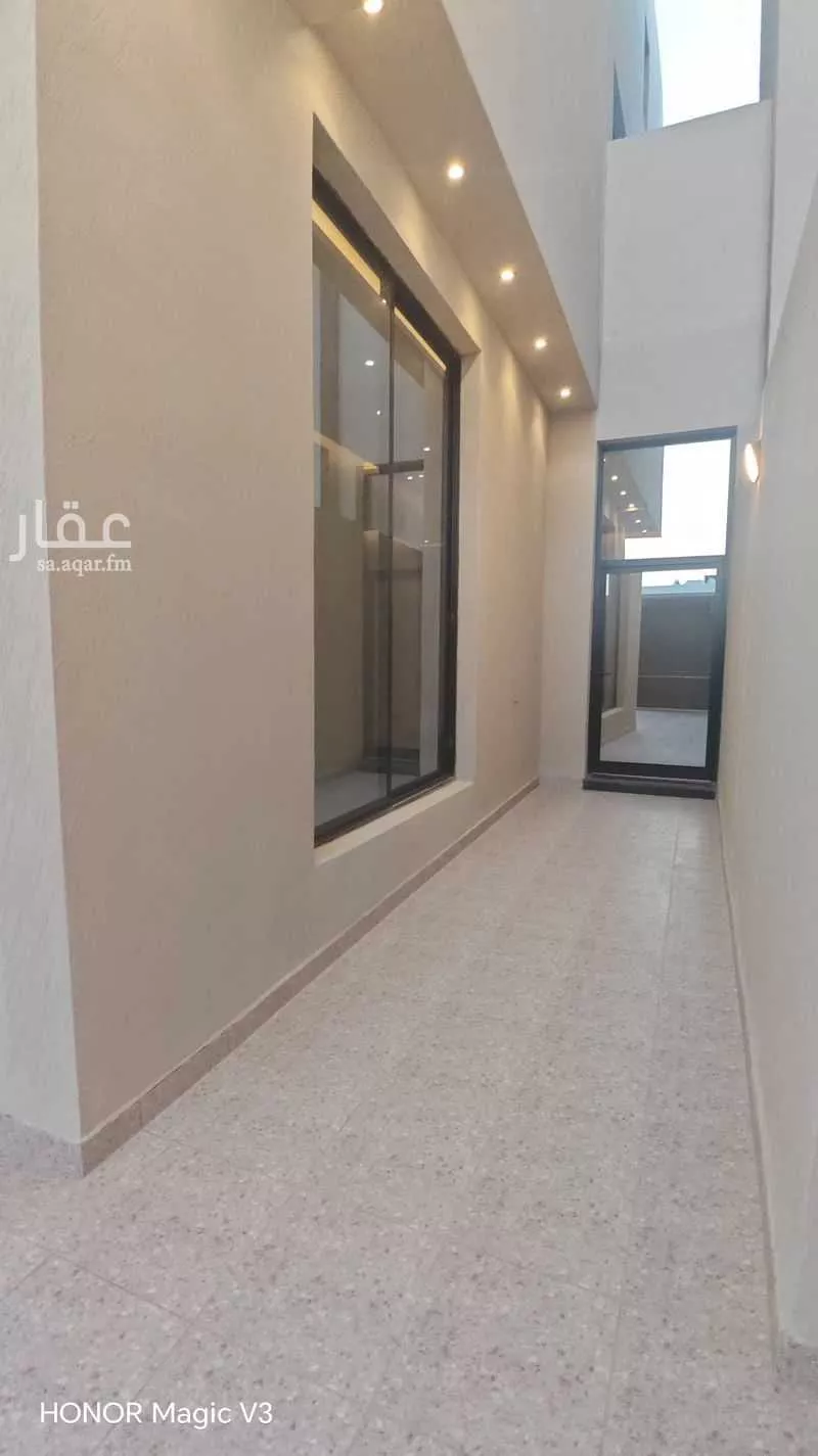 دور 4 غرف في العارض 10