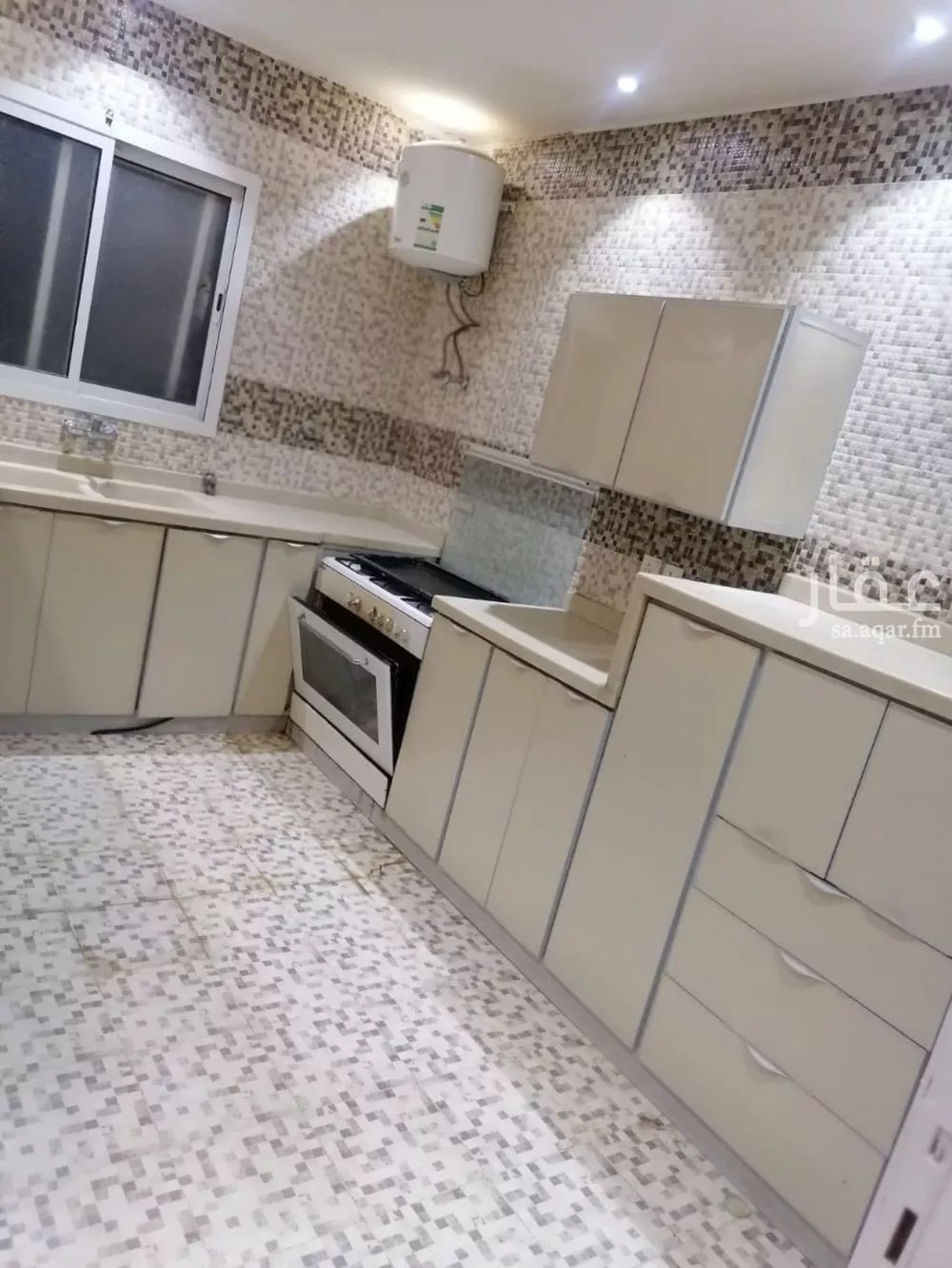 6 bedroom villa in Al Rimal 3