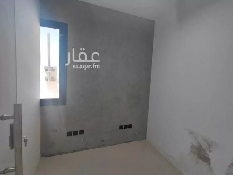 مكتب 12150 م² في الصحافة 13