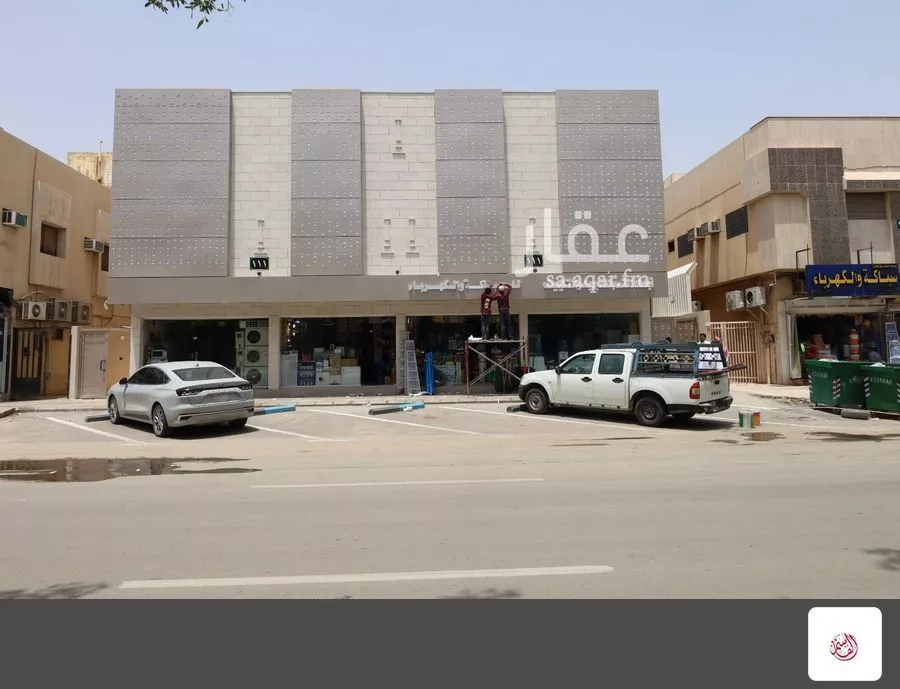 عمارة 693 م² في العليا 5