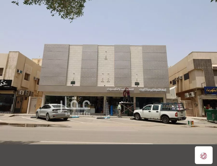عمارة 693 م² في العليا 6