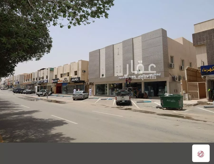 عمارة 693 م² في العليا 10
