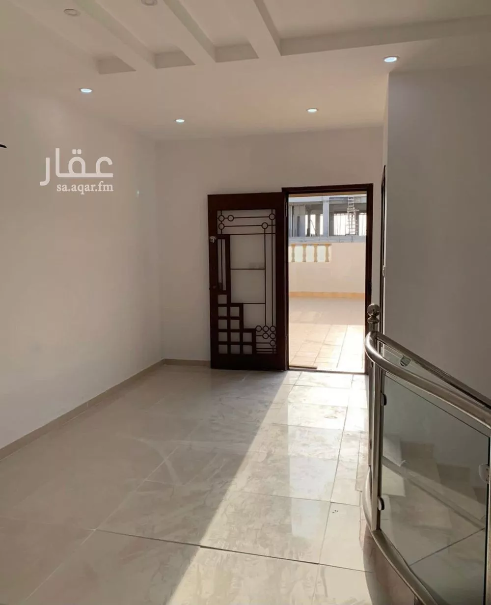 دور 3 غرف في المرجان 8