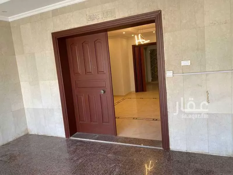 5 bedroom villa in Al Shati 2