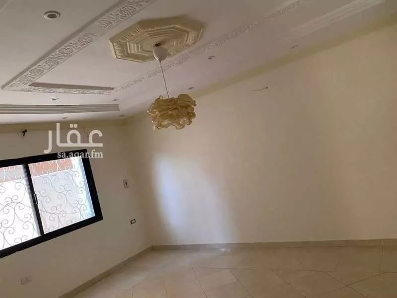 5 bedroom villa in Al Shati 11