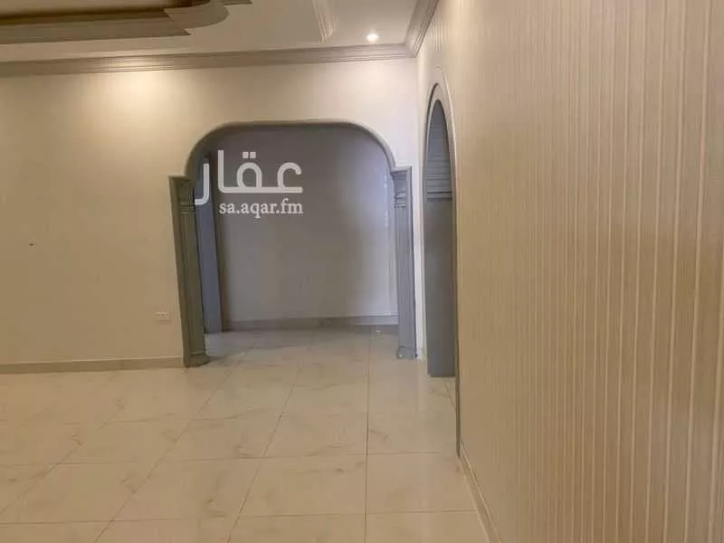 5 bedroom villa in Al Shati 3