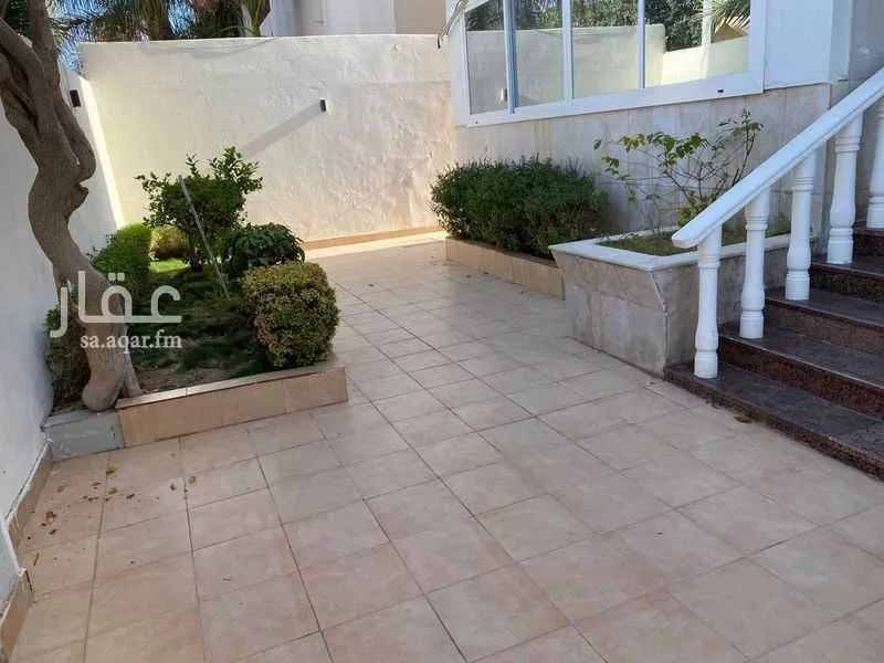 5 bedroom villa in Al Shati 9