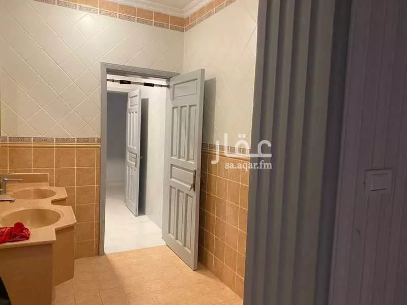 5 bedroom villa in Al Shati 10