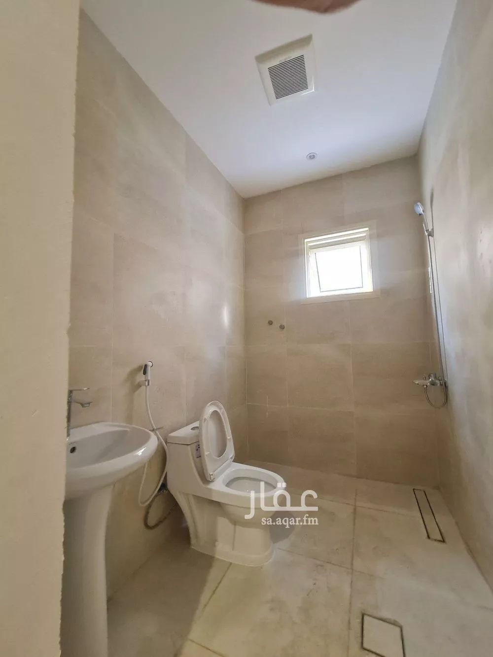 4 bedroom villa in Al Malqa 11
