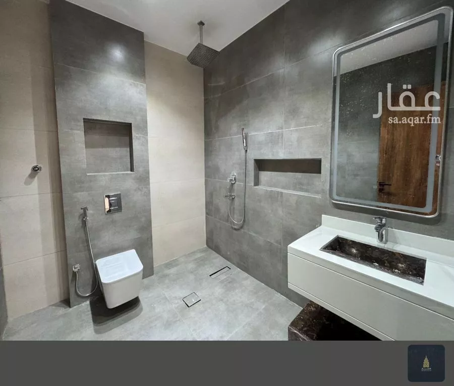 8 bedroom villa in King Fahd 13