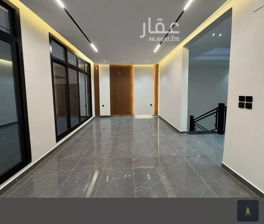 8 bedroom villa in King Fahd 17