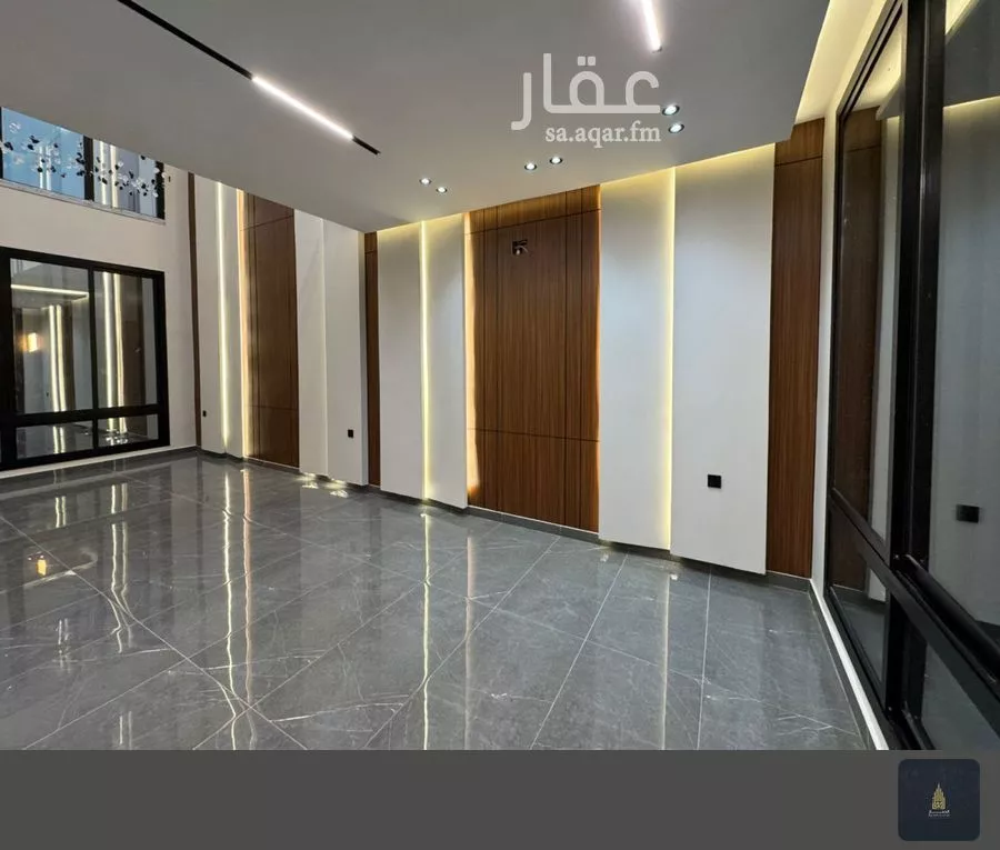 8 bedroom villa in King Fahd 3