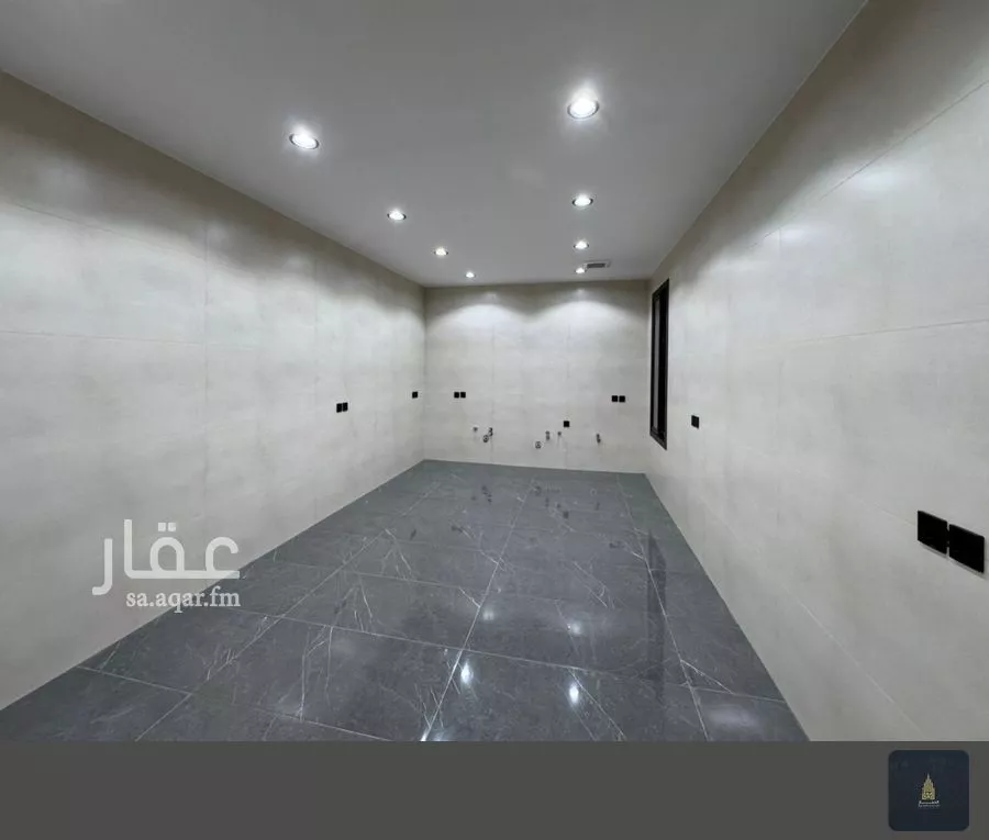 8 bedroom villa in King Fahd 4