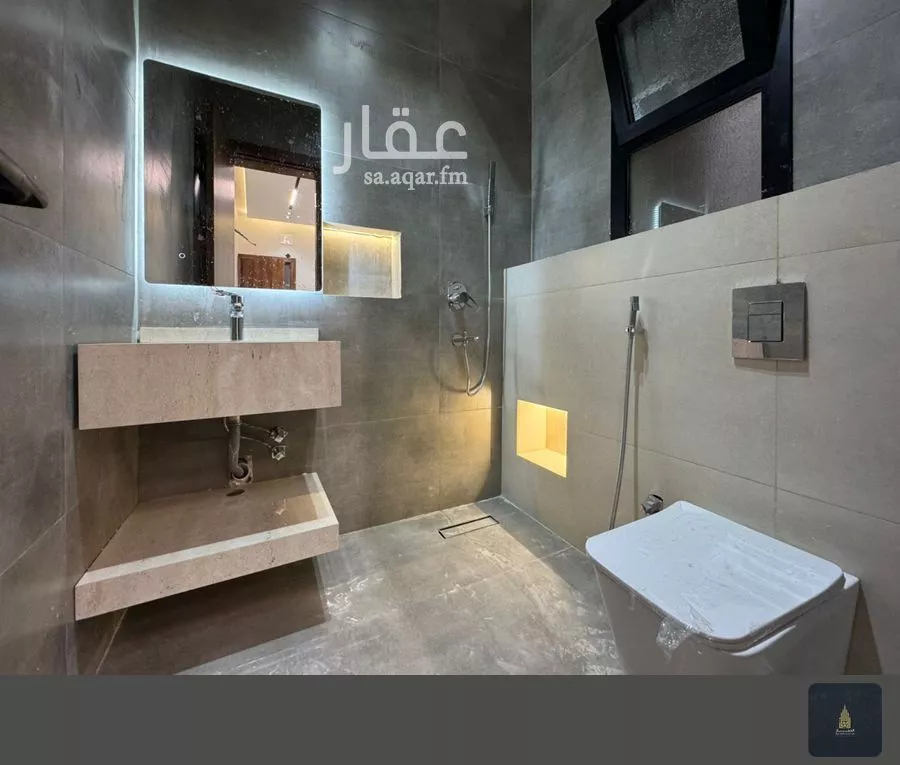 8 bedroom villa in King Fahd 6