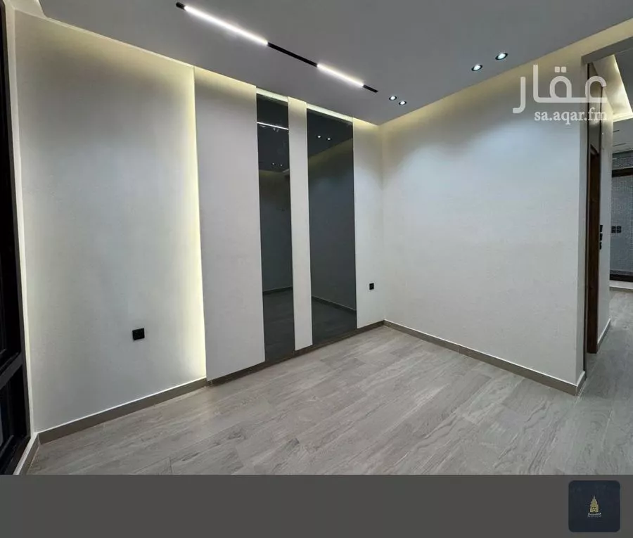 8 bedroom villa in King Fahd 8