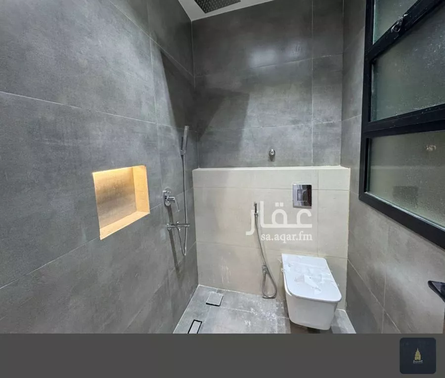 8 bedroom villa in King Fahd 9