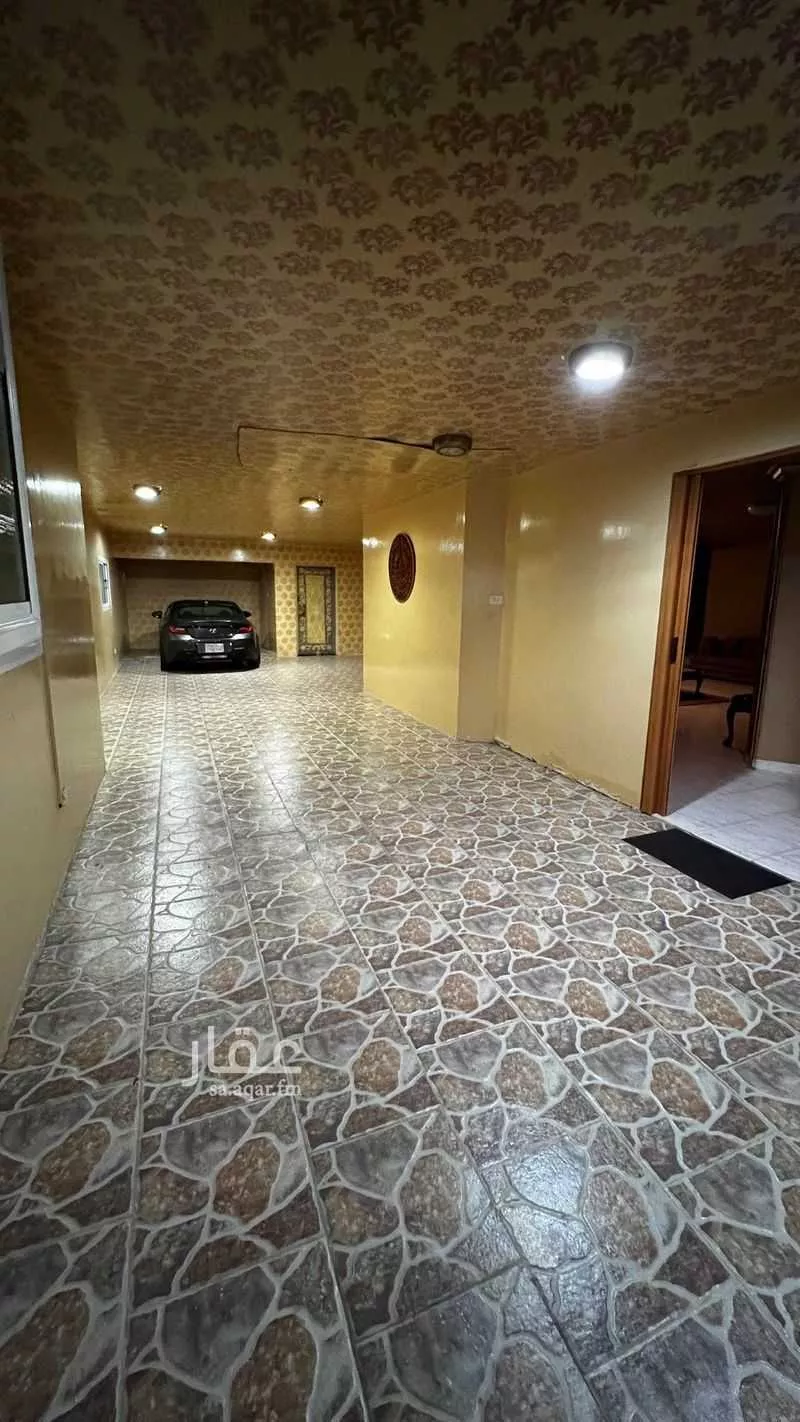 عمارة 610 م² في النزهة 4
