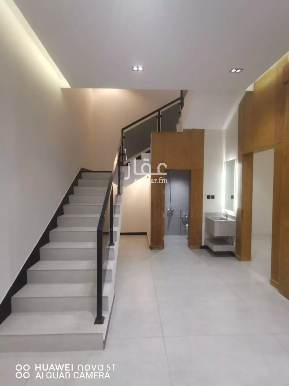 4 bedroom villa in Al Janadriyah 18
