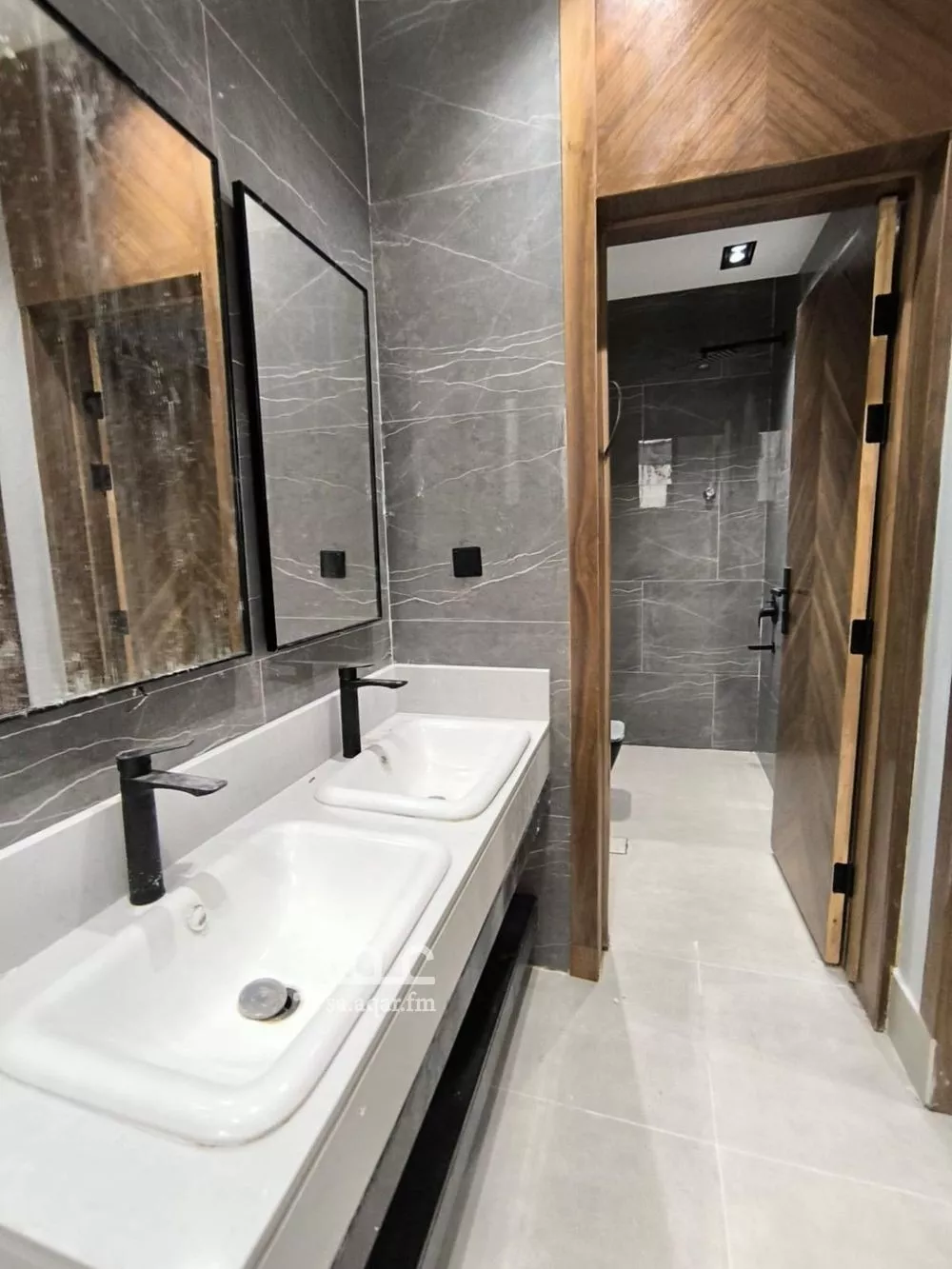 5 bedroom villa in Okaz 8