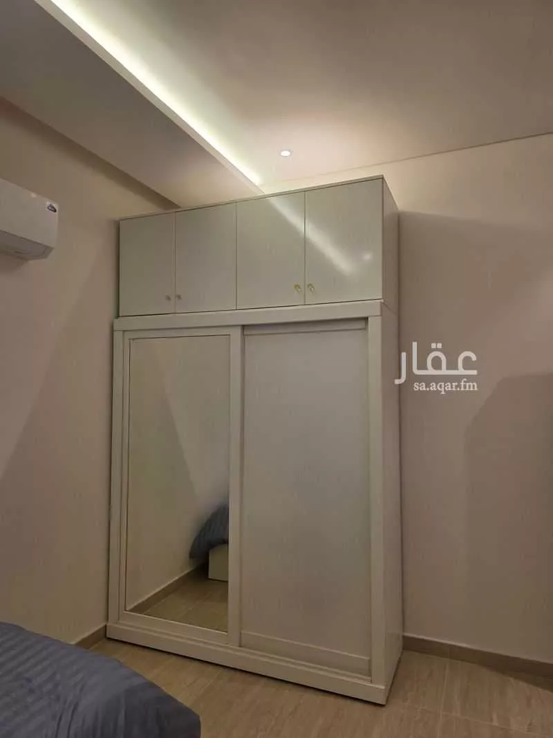 شقة 4 غرف في السيف 10