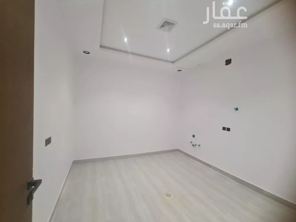 5 bedroom duplex in Okaz 8