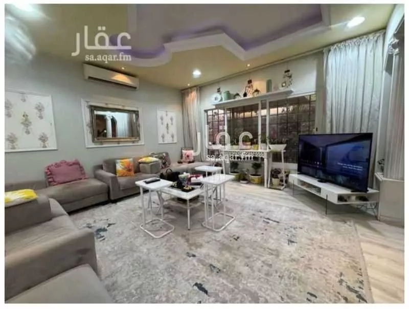 فيلا 7 غرف في الخليج 8