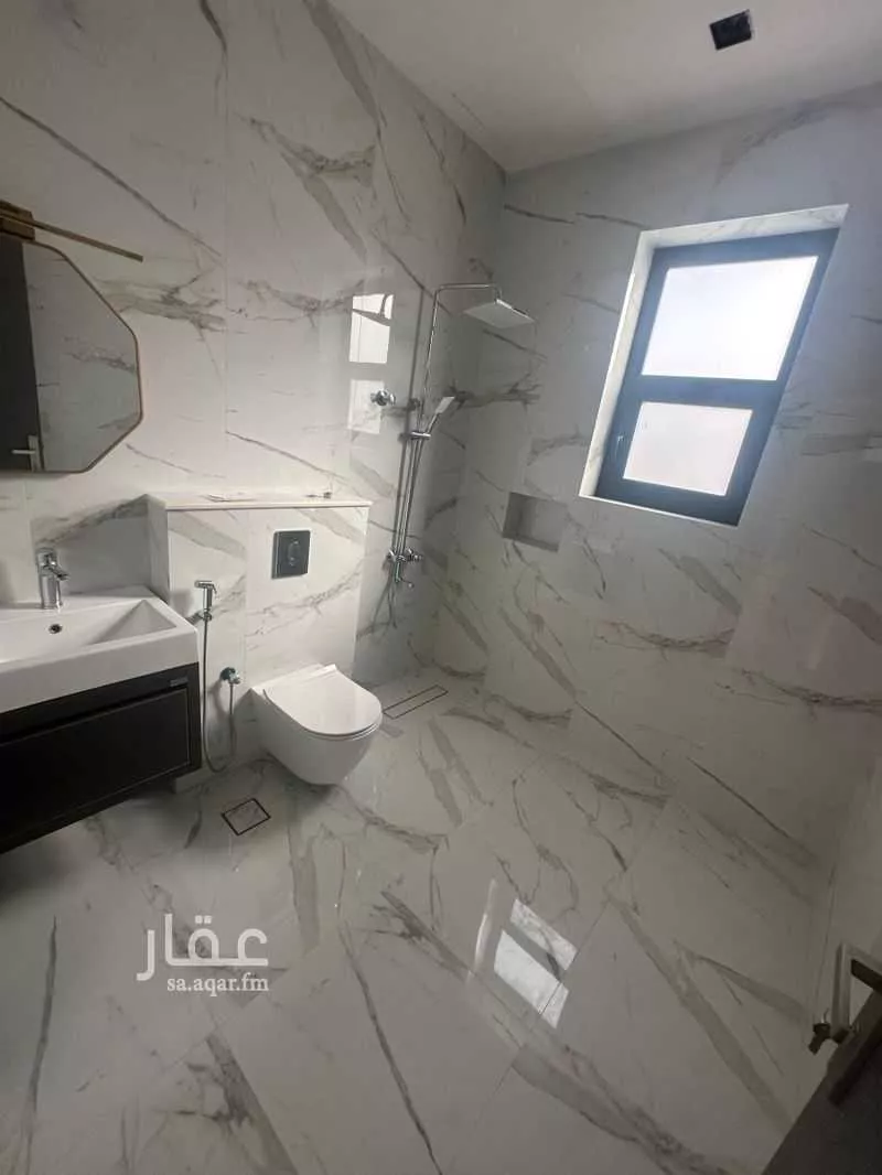 فيلا 5 غرف في السيف 9