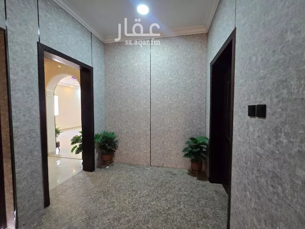 5 bedroom apartment in Dahiat King Fahd 2