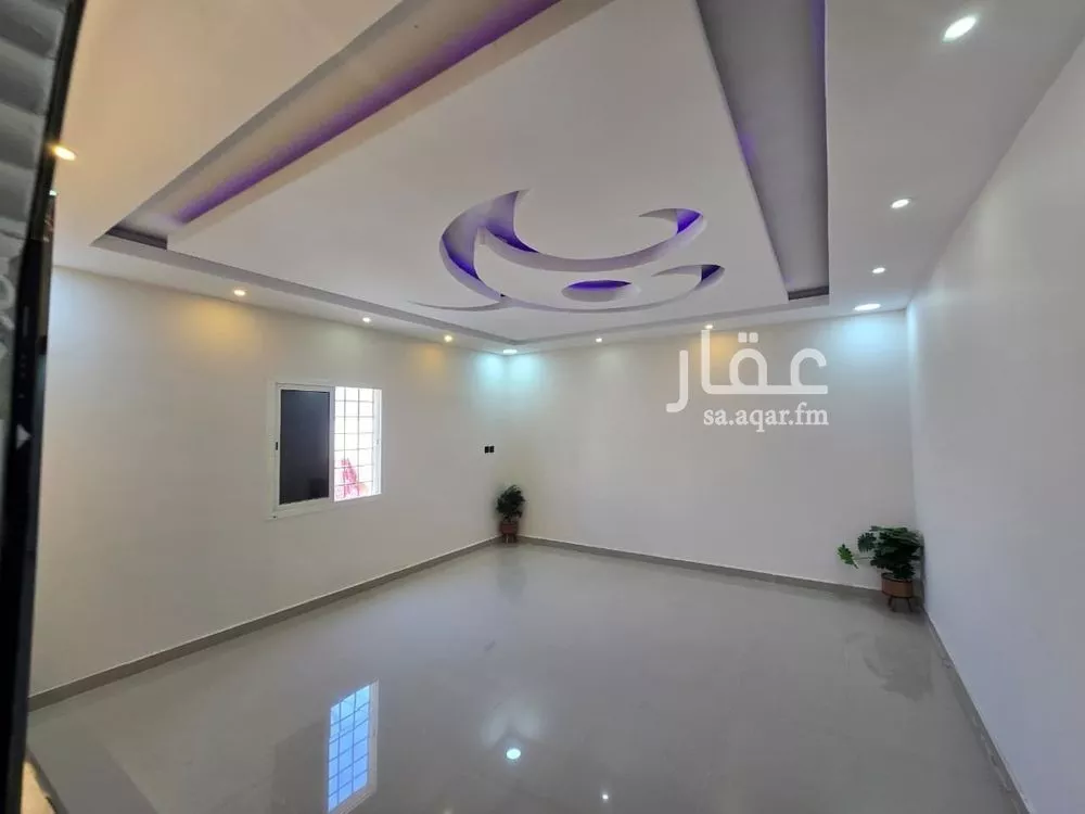 5 bedroom apartment in Dahiat King Fahd 24